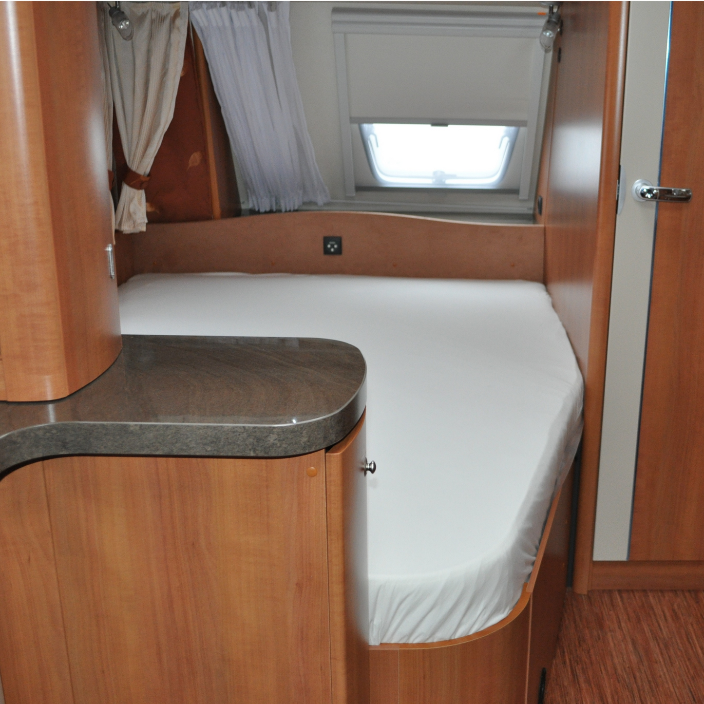 Campingmadras spring til Fransk seng