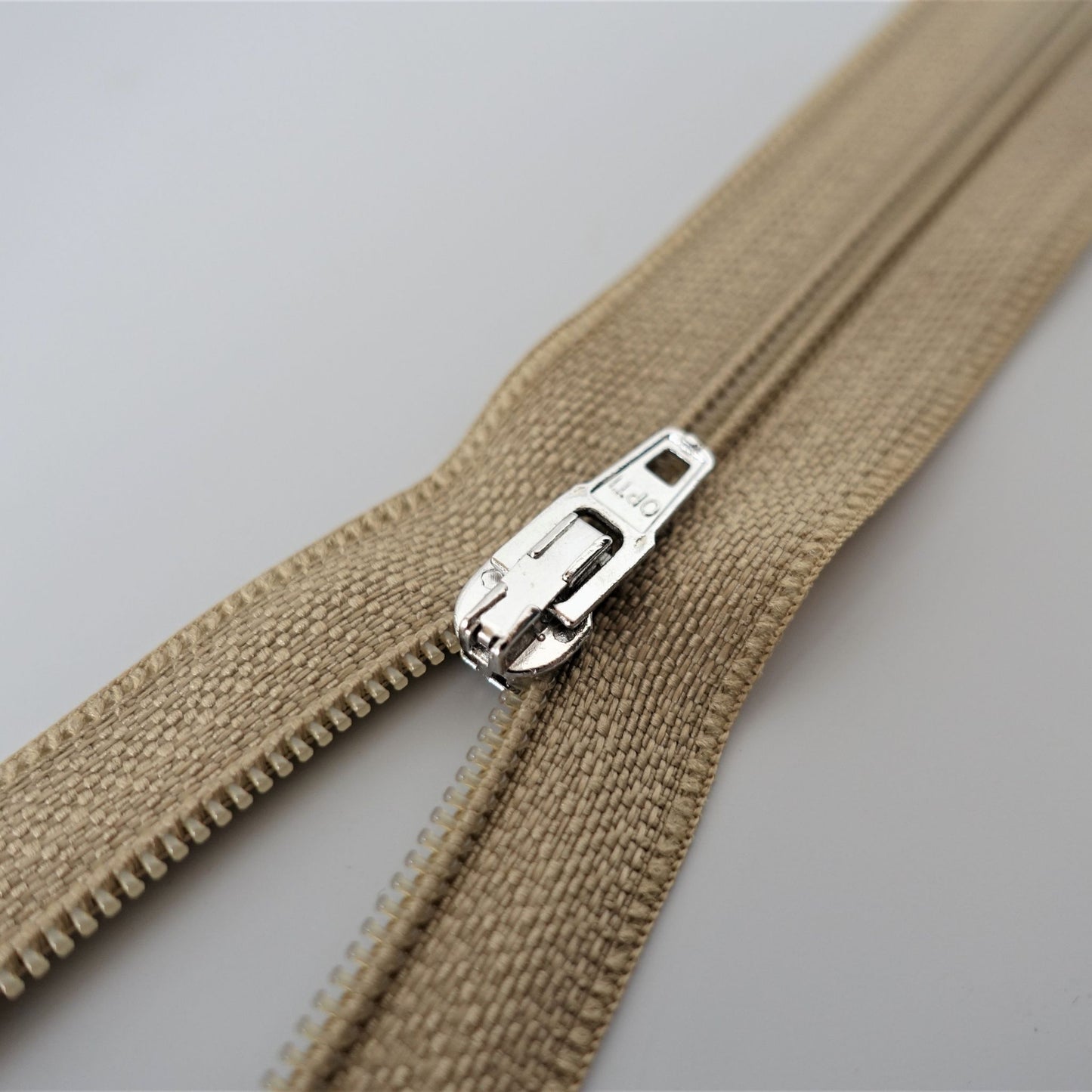 Lynlås spiral 4 mm, metermål, flere farver