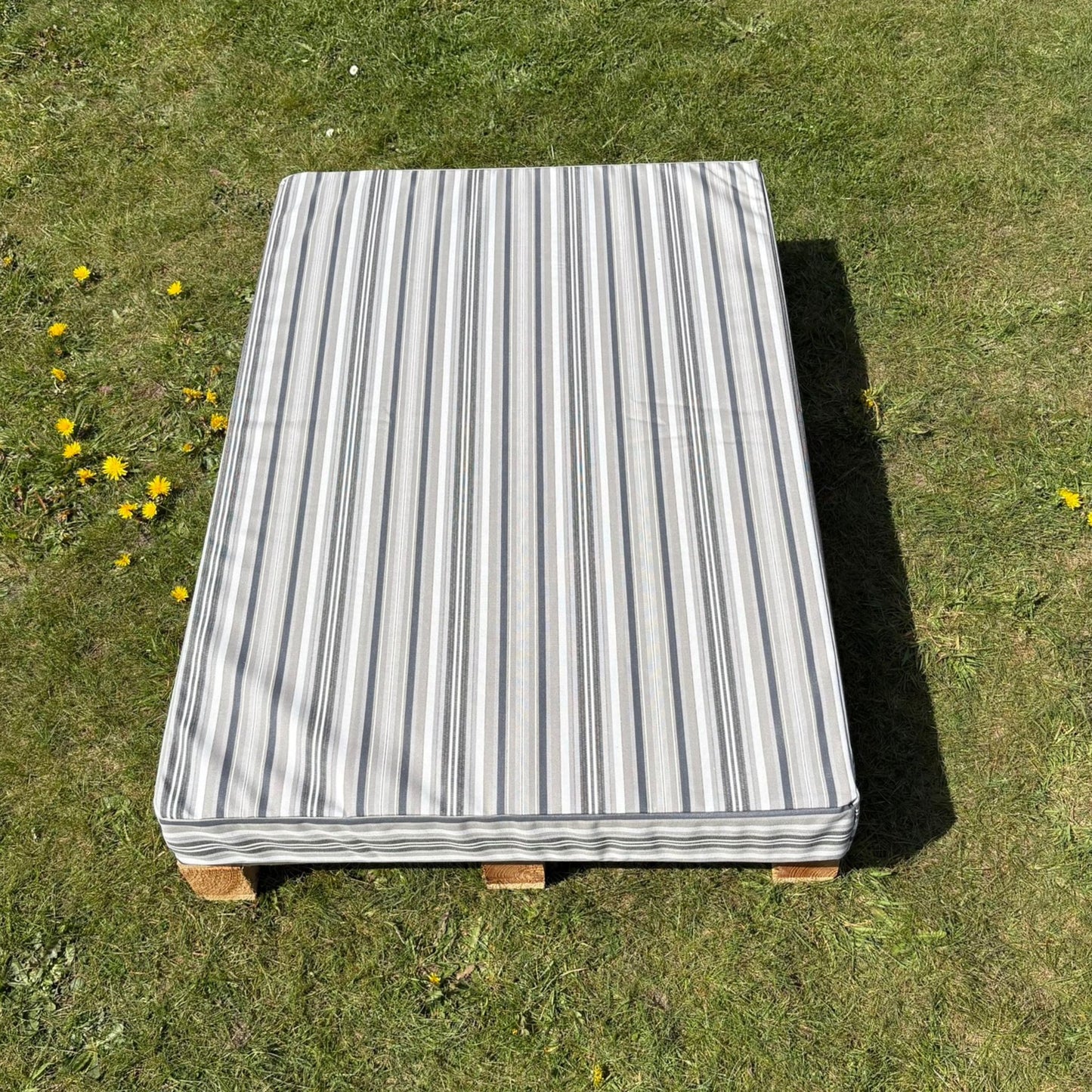 Pallemadras med vandtæt stof 120x80 cm - Flere farver